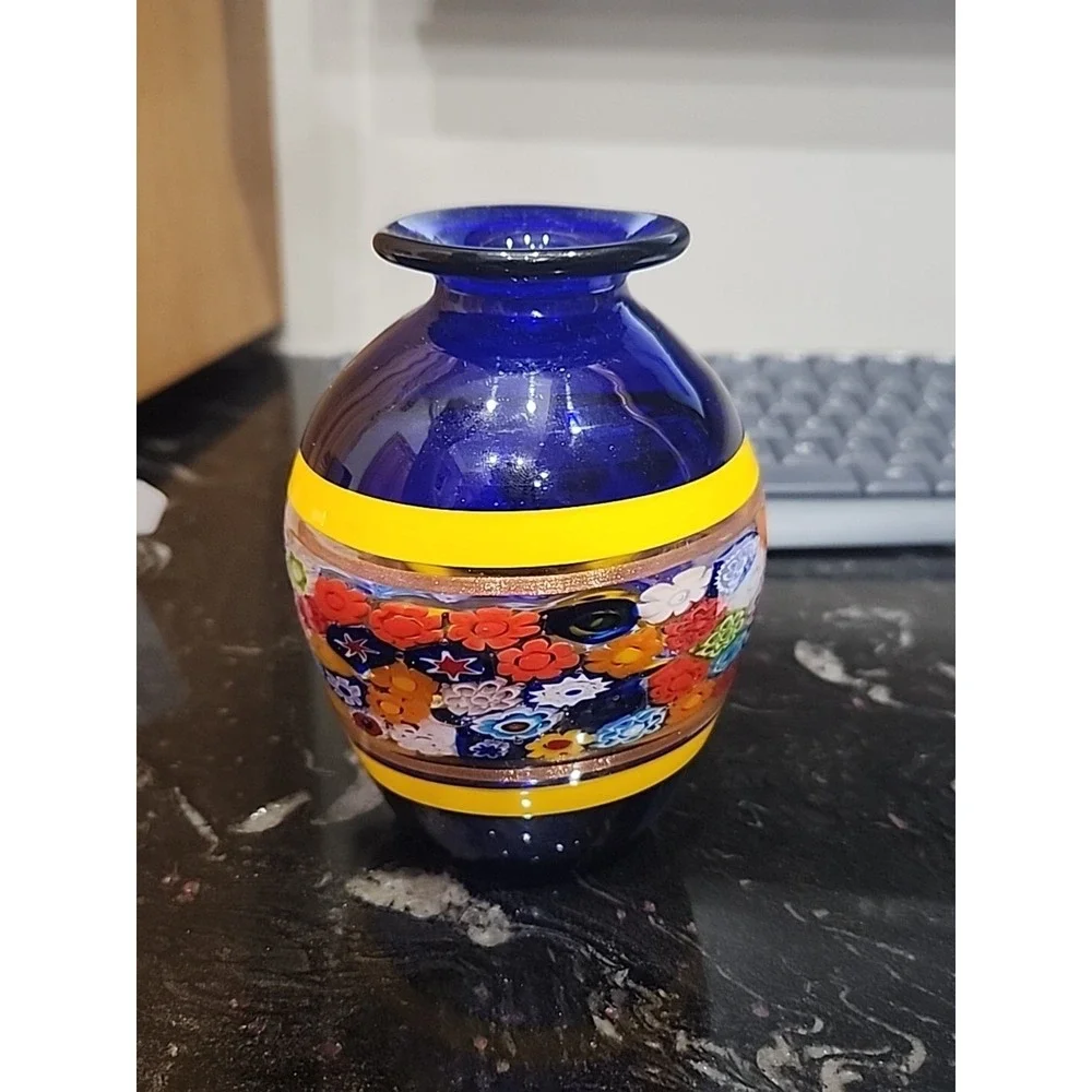Ross Simons Blue Murano style glass bud‎ vase 4.5